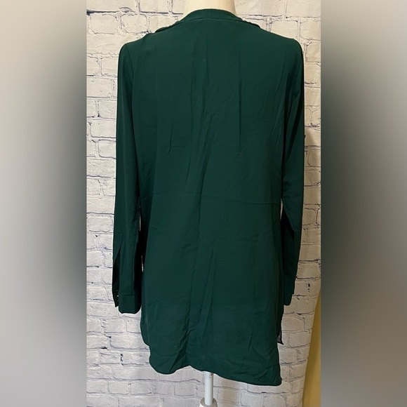 WHITE HOUSE BLACK MARKET Green Notch Neck Asymmetrical Tunic Top size 10 - Picture 4 of 6